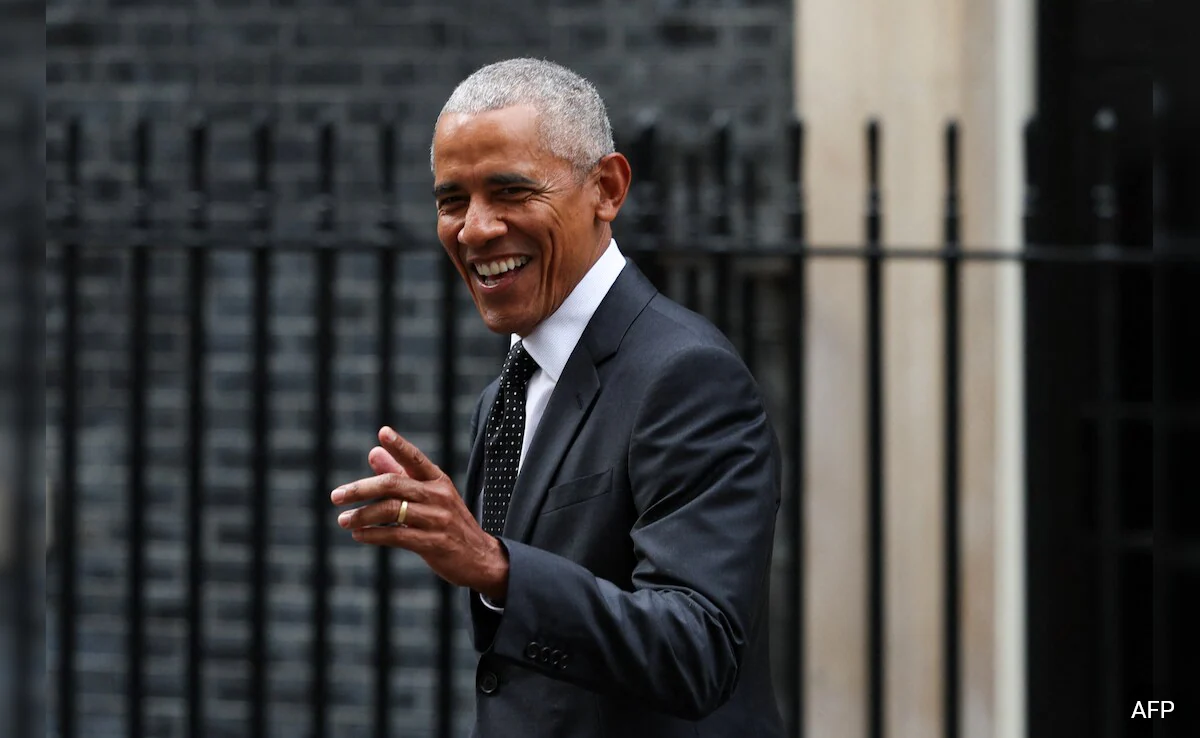 Barack Obama 'Drops In' For Informal