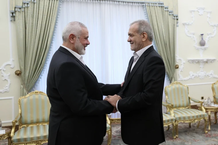 A tense moment during a Hamas meeting led by Haniyeh 