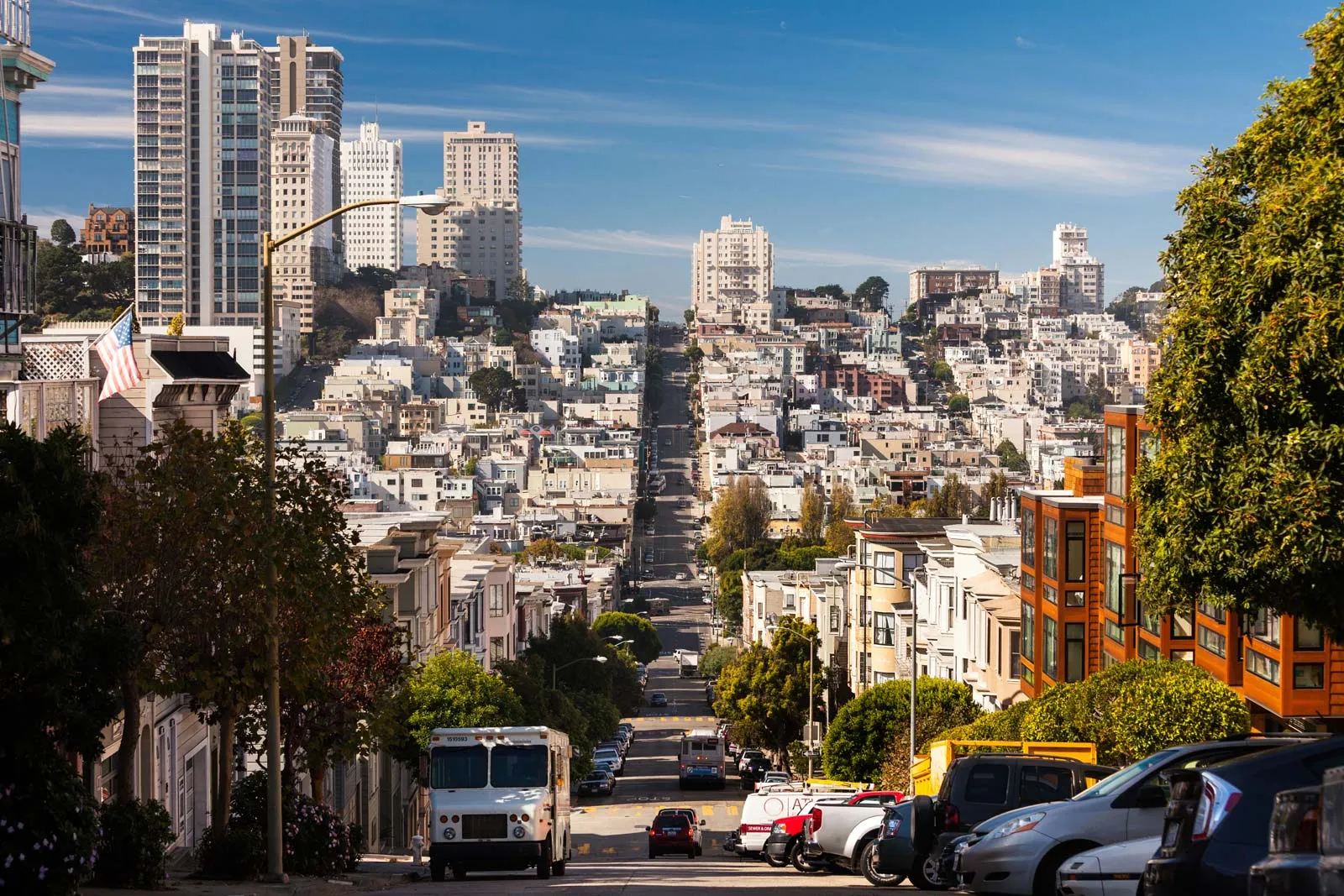 Aerial view of San Francisco Bay, highlighting the city's stunning waterfront. 