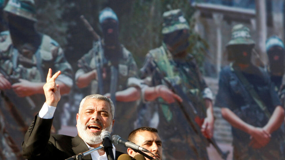 Haniyeh with Iranian officials in Tehran 