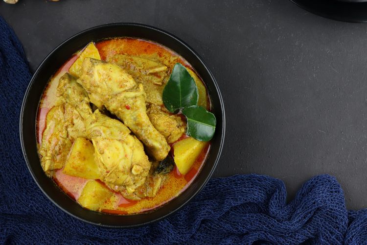 ayam-kari-perpaduan-rempah-yang-menggugah-selera 