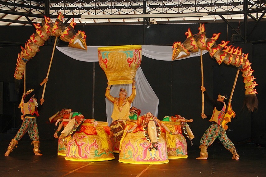 Tari Boboko Mangkup