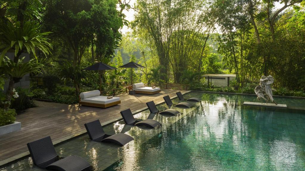 Harmoni Arsitektur Wanasekar Resort dan Keasrian Alam Liar