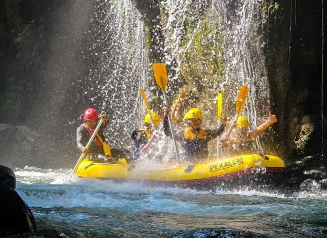 Tantangan Arung Jeram